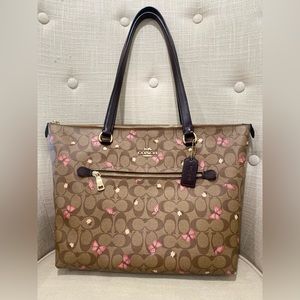 Coach signature gallery butterfly print purse
